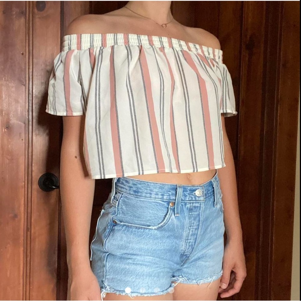 ✨NWT✨ Off the shoulder striped top